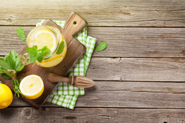 Lemonade with lemon, mint and ice