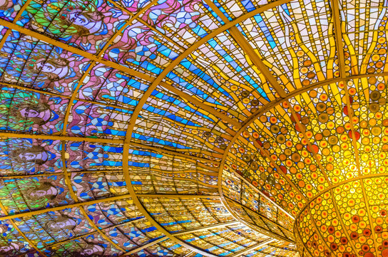 palau de la musica catalana glass-stained skylight