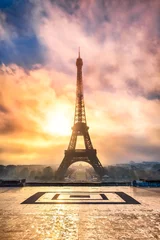Foto auf Glas Eiffelturm in Paris Frankreich bei Sonnenuntergang © eyetronic