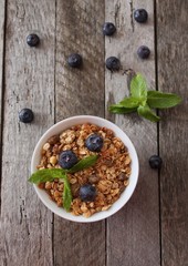 granola with berry for a healthy breakfast 