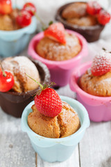 Berry muffins with powdered sugar