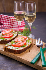 sandwich with vine