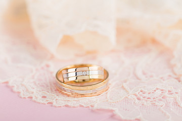 Obraz na płótnie Canvas Golden wedding rings