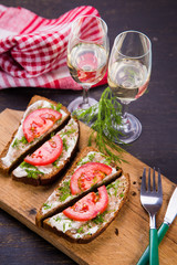 sandwich with tomatoes