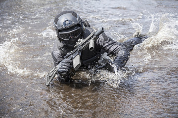 Naklejka premium Spec ops police officer