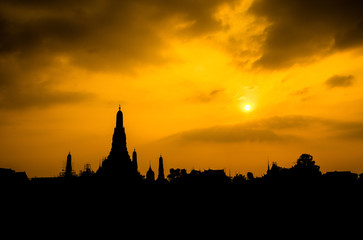 Silhouette of Wat Arun shot from across Chaopraya river