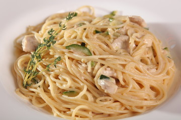 Pasta with chicken and Zucchini