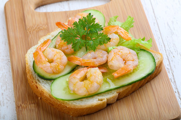 Sandwich with cucumbers and prawn