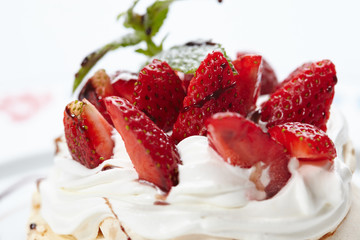 Strawberry pavlova cake