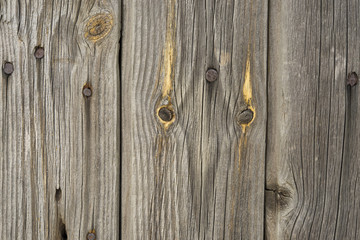 Старая деревянная доска ржавые гвозди.  Красивая деревянная поверхность текстура