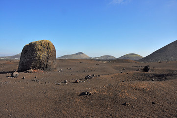 Mondlandschaft - Felsige Lavalandschaft auf spanischer Vulkaninsel Lanzarote