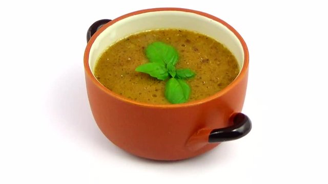 zupa gulaszowa w ruchu obrotowym