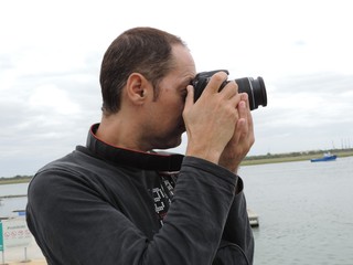 Hombre realizando fotografía