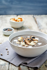 White bean mushrooms soup with croutons