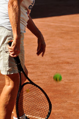 Pensionistin beim Tennis