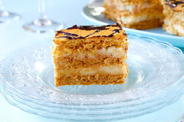 Honigkuchen mit Creme