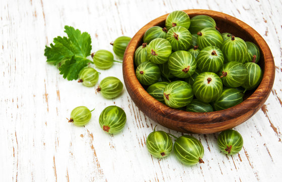 gooseberries with leaves