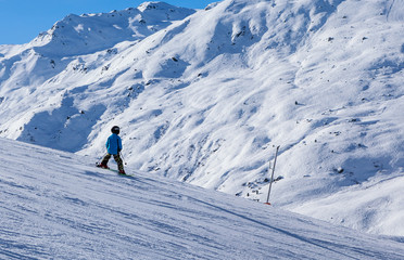 Fototapeta na wymiar Young skier. Ski resort Ski resort Val Thorens. France
