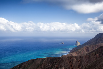 Fototapeta na wymiar Дикий пляж Бермехо на острове Тенерифе