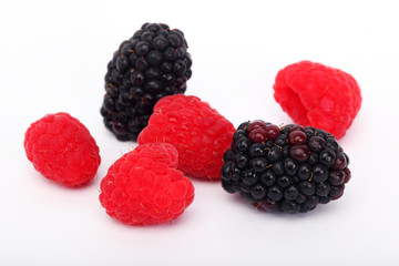 raspberry and blackberry isolated ob white