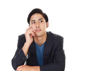 寛ぐ男性