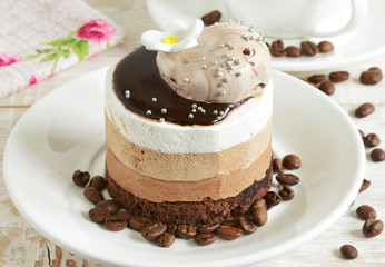round cake with chocolate