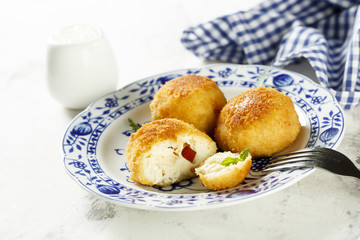 Cottage cheese dumplings with apple filling