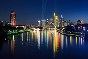 Fototapeta na wymiar the night skyline of Frankfurt
