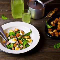 Salad with green peas