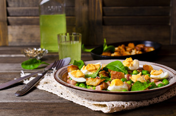 Salad with green peas