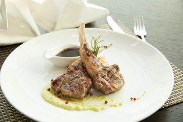  lunch menu with steaks, lamb.