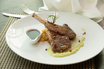  lunch menu with steaks, lamb.