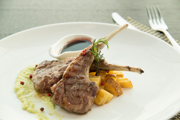  lunch menu with steaks, lamb.