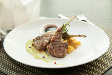  lunch menu with steaks, lamb.