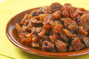 plate of raisins