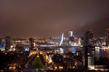 Fototapeta na wymiar Rotterdam cityscape from the Euromast