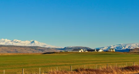 Keuken foto achterwand Scandinavië Landscape of a farm in the interior of Iceland with mountains in the background