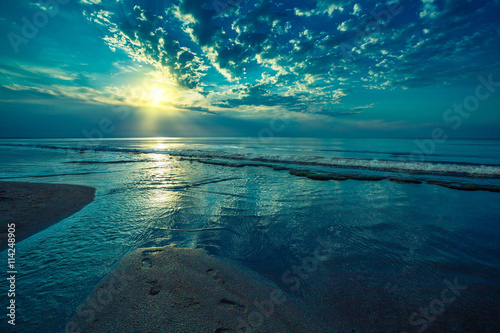 солнце лечи море берег вечер без смс