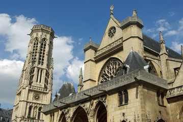 Fototapeta na wymiar Eglise Saint-Germain-l'Auxerrois à Paris