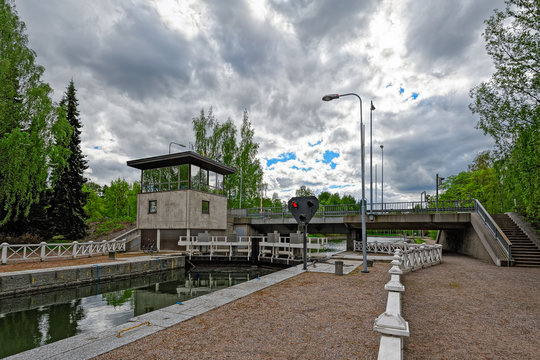 Vaaksy Canal shipping lock