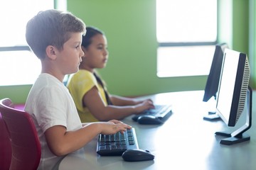 Children using computers 