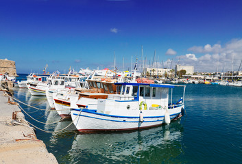 Fototapeta na wymiar old port of Heraklion, Crete, Greece
