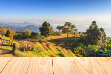 Obraz premium Wood table top on mountain forest background