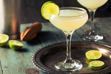 Crédence de cuisine en verre imprimé Cocktail Cocktail Daiquiri au citron vert classique