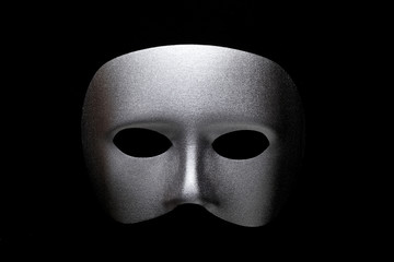 銀色の仮面