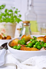 Salad with green peas