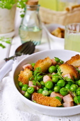 Salad with green peas