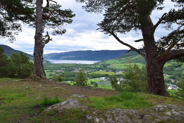 Hiking around Loch Ness