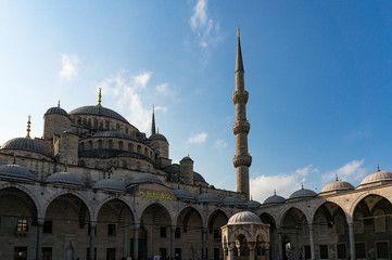 Fototapeta na wymiar Blue Mosque, Ottoman imperial Mosque in Istanbul, Turkey. Inner yard of Sultanahmet Camii