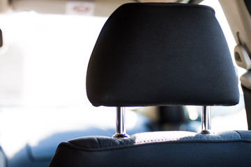 Kopfstützen in Auto
